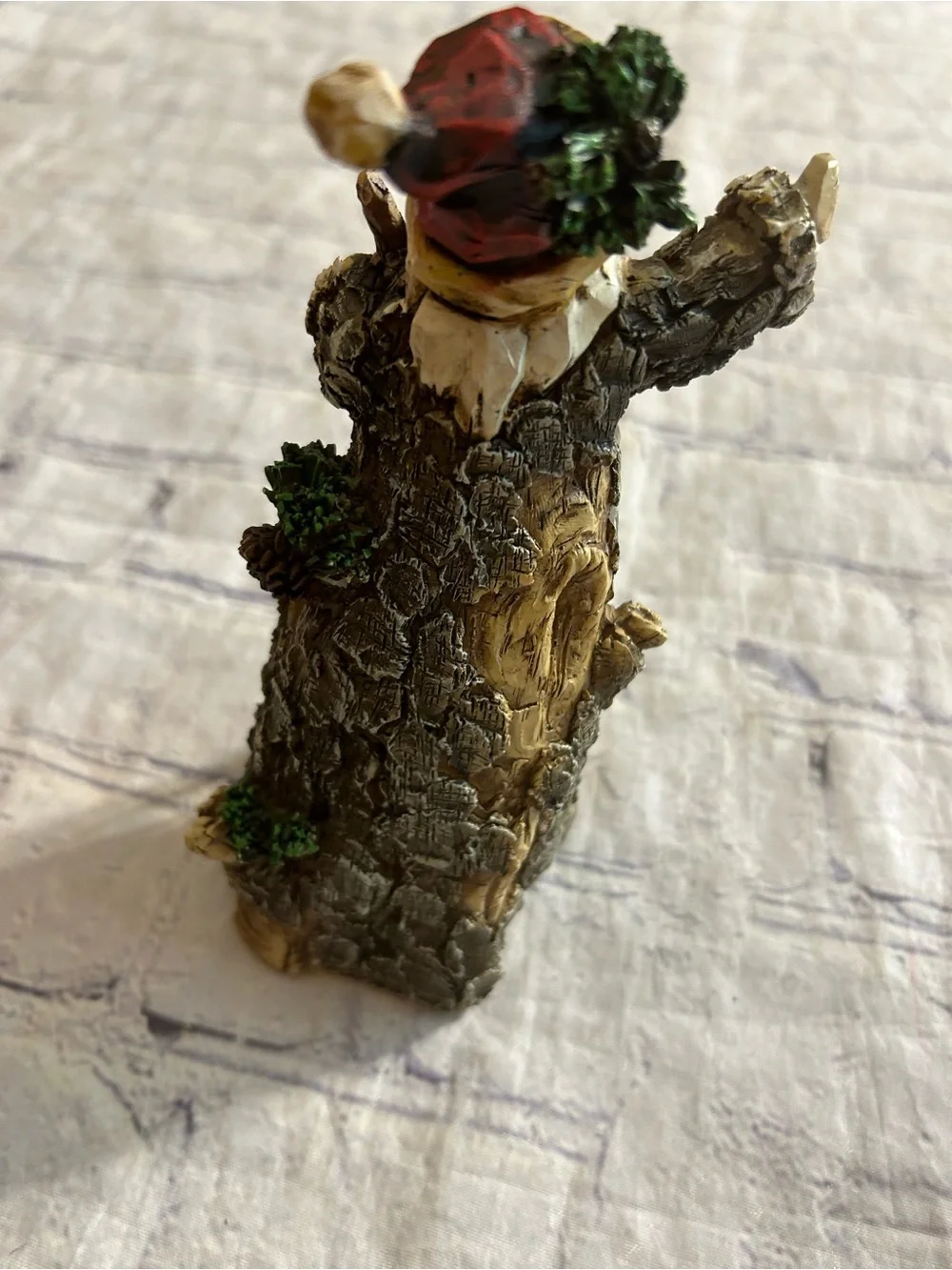 CHRISTMAS (2007) TABLEPIECE SANTA CLAUS COUNTRY WHIMSICAL OLD WORLD